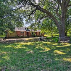 Secluded Baton Rouge Area Hideaway with Lawn!