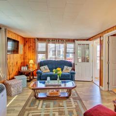 Cozy Hampton Cottage - Walk to Beaches and Marina!