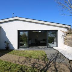 Bungalow between Haarlem and Amsterdam with a large bubble bath