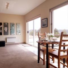 Couples Retreat with Mountain View Near Hobart