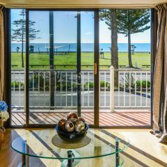 Marine Parade Magic - Napier Holiday Home