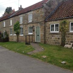 SUNNYSIDE COTTAGE HUTTON LE HOLE NORTHYORKSHIRe