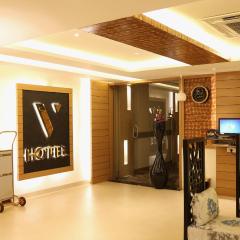 HOTEL V