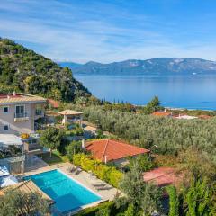 Villa Thea-1 hour and 50 minutes from Athens International Airport
