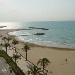 Lovely seaside apartment in front of Calafell beach and Cunit beach