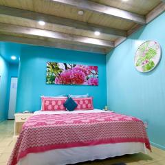 ShineAwayHomes -AC Beachfront RAROTONGA