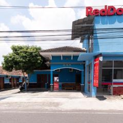 RedDoorz @ Raya Janti Yogyakarta