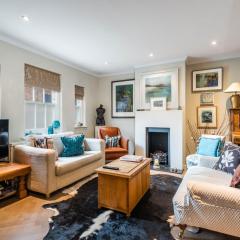 Charming Chiswick Home near Ravenscourt Park by UndertheDoormat