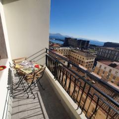 NEAPOLITAN SKYSCRAPER APARTMENT