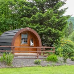 Glamping Hut - By The Way Campsite