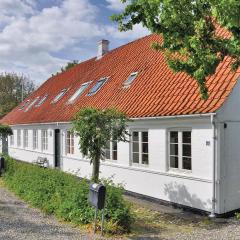 Cozy Home In Faaborg With Wifi