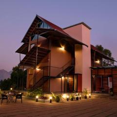 StayVista at Novera 3BHK with Breakfast Near Banasura Dam