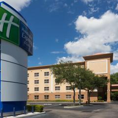 Holiday Inn Express & Suites Plant City, an IHG Hotel