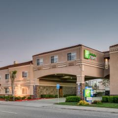 Holiday Inn Express & Suites Santa Clara by IHG