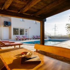 Villa Anabella peaceful holiday home with pool