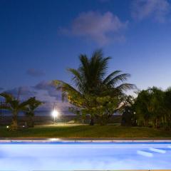 Chalet Kestrel with pool on the beach