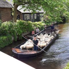 Farmhouse Lodge Giethoorn