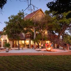 Callies Game Lodge Safaris