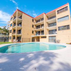 Golden Shores Unit 1 21 Landsborough Parade