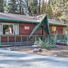 Cozy Cabin with Hot Tub Less Than 1 Mi to Bear Mountain Ski