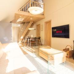 Home Away Apartment, By Cohost