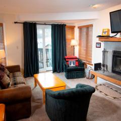 Mountain Lodge at Okemo-1Br Fireplace & Updated Kitchen condo