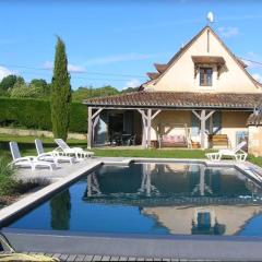 Villa de 4 chambres avec piscine privee jardin clos et wifi a Issac