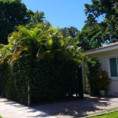 LUXURY Guayabita's House