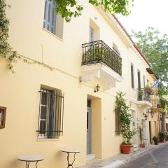 Athenian House in Plaka Villa by Athenian Homes