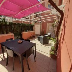 MAISON 100 M2, Terrasse 25 m2, Clim, 3 chbs avec tv, parking