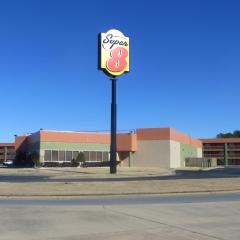Super 8 by Wyndham Little Rock/Otter Creek