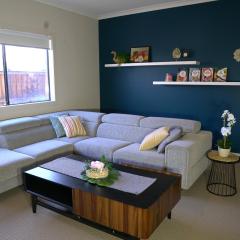 6 Bedrooms Contemporary Big House at Pakenhem