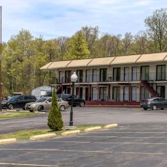 Econo Lodge Inn & Suites Lake Harmony - Pocono Mountains Area