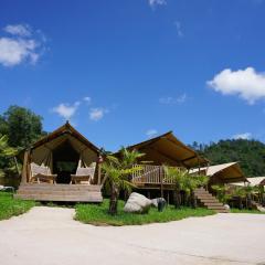 Can Bora Lodges