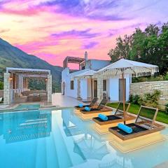 Blue Lake Villa Heated Pool