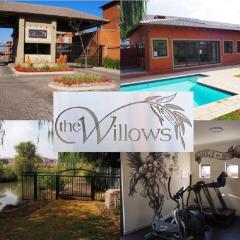 OR Tambo Self Catering Apartments, The Willows