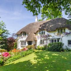 Forest Drove Cottage · Idyllic New Forest 6 Bedroom Thatched Cottage