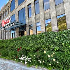 Mina Hotel
