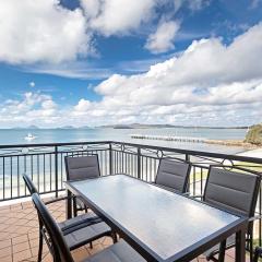 2 137 Soldiers Point Road luxury unit on the waterfront with aircon and free unlimited WiFi