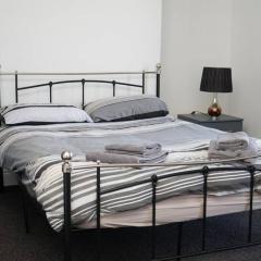 Hullidays - University Side Lg 4 bed House