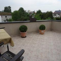 Wohnung ca 110 qm zzgl 17 qm Terrasse