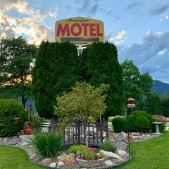 Arrow Lake Motel