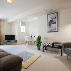 Ashford Modern Apartments, central location wt parking great location for holidays!