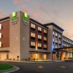 Holiday Inn Express & Suites Racine by IHG
