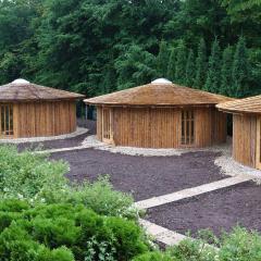 Glamp V Hluboké - Yurts and Wooden Houses