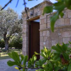 Seaside "Stone & Light Villa" close to Aegina City