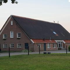 Landelijk gelegen boerderij aan de Pothofweg