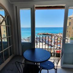 Best flat beachfront Camogli