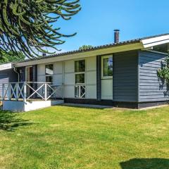 6 person holiday home in Augustenborg