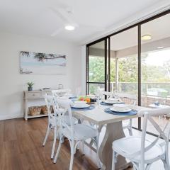 Bangalee 3 Fantastic Waterfront Unit with Pool WI FI and Chromecast